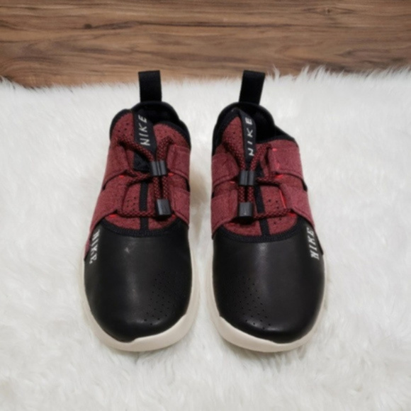 cmtr nike shoes